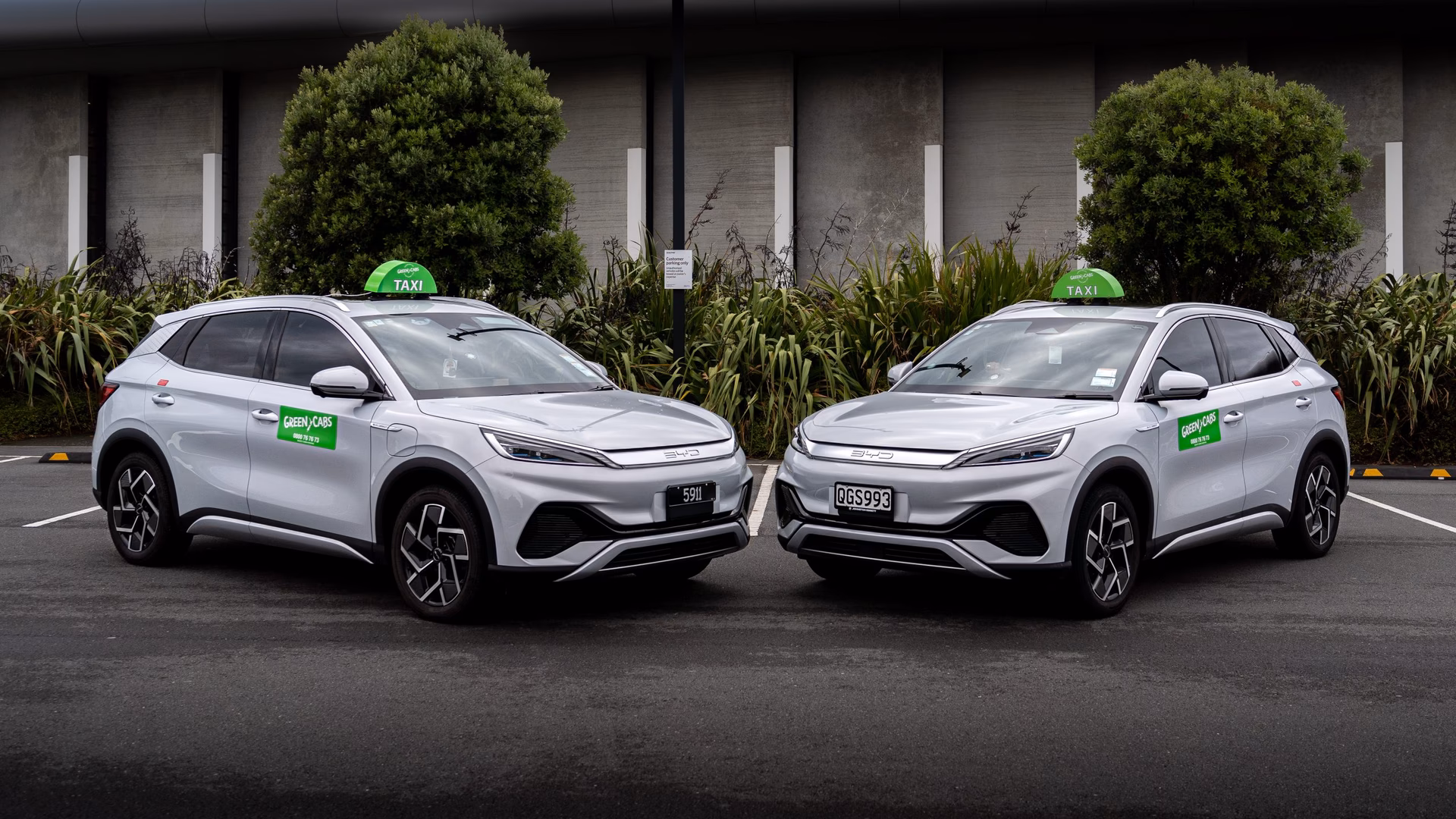 Where can I get an electric taxi in New Zealand?