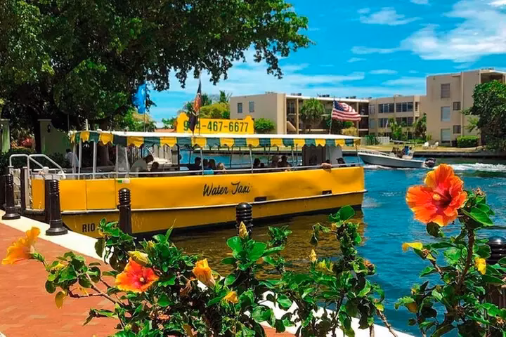 How many stops does water taxi have in Fort Lauderdale?