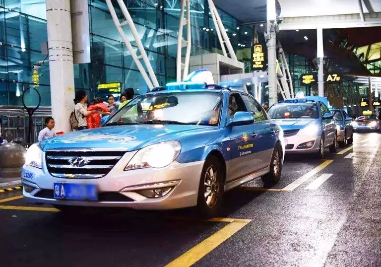How much do you tip a taxi in Guangzhou?