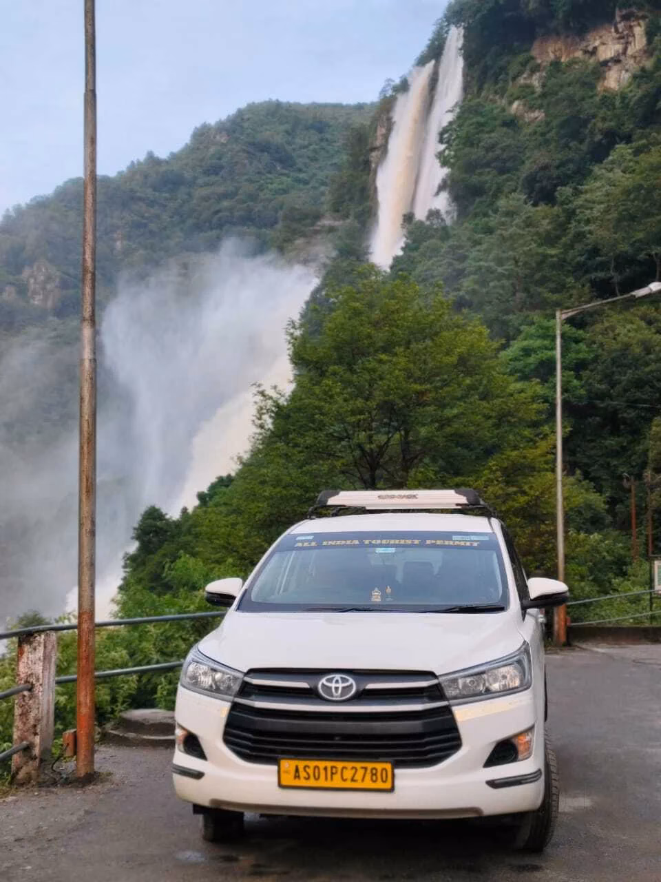 How much is the price of Hotel in Kamakhya railway station Guwahati?