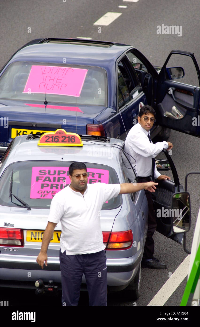 Where can I get a cab in Newport?