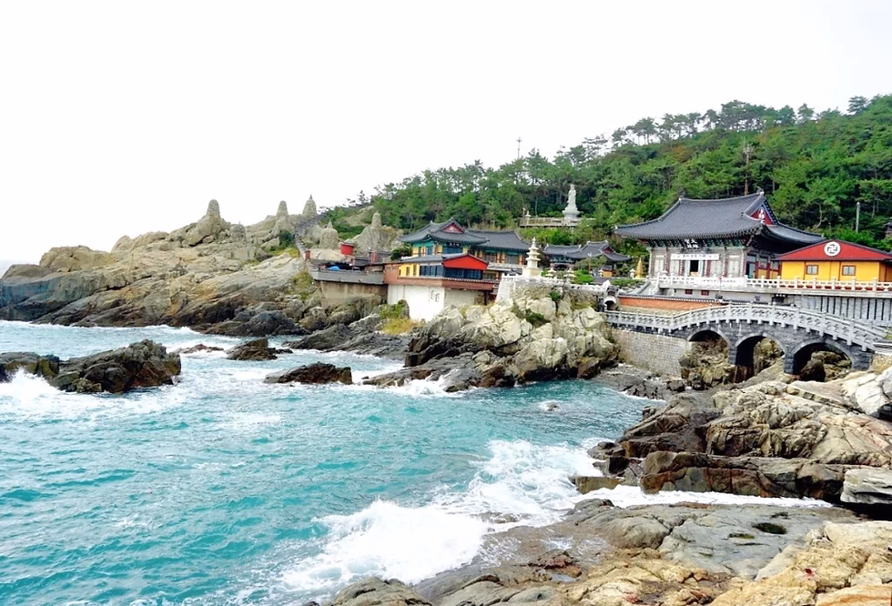Why is Haedong Yonggungsa a bad place to stay?