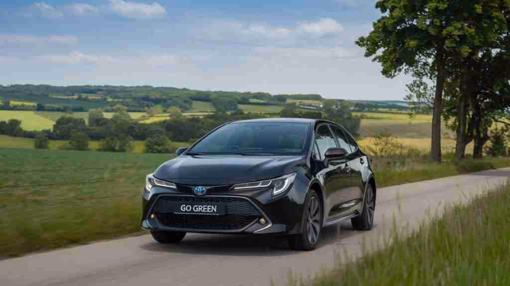 Who is Aline taxis Farnborough?