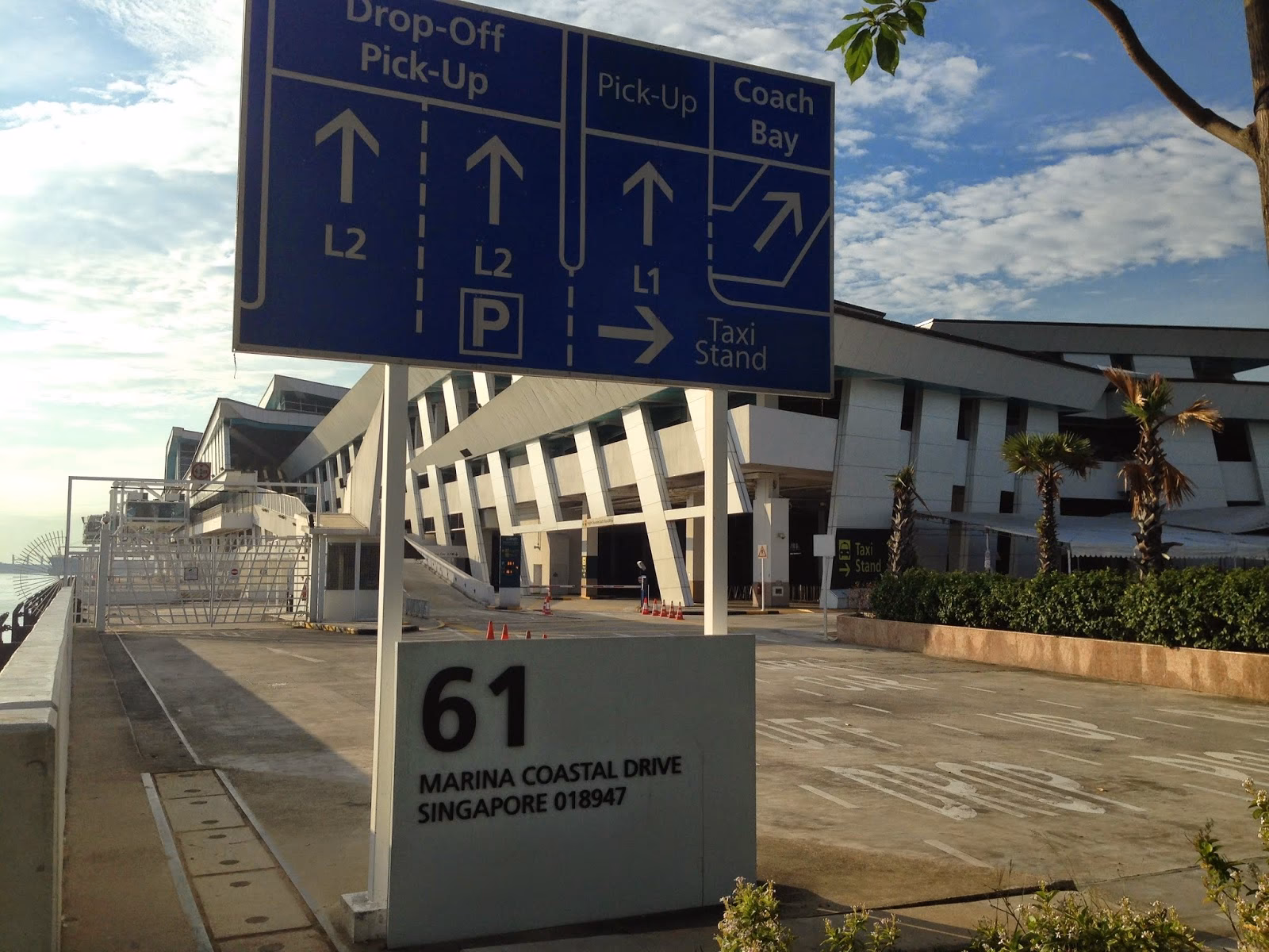 How to get to Harbourfront Centre terminal in Singapore?