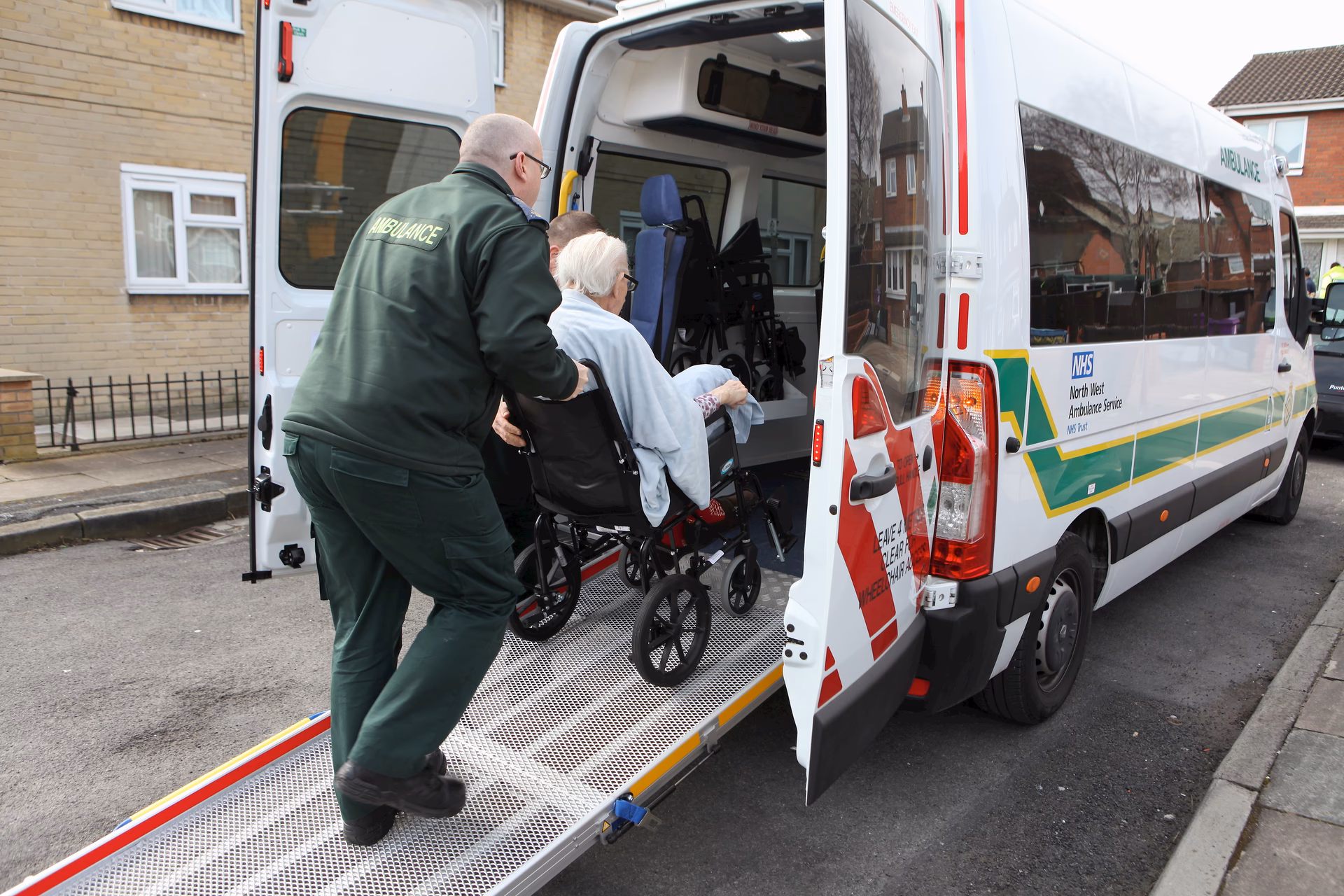 How much do health trusts spend on taxis?