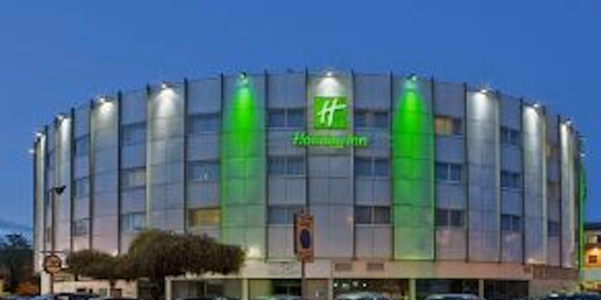 How to get from Heathrow Airport to Westfield London?