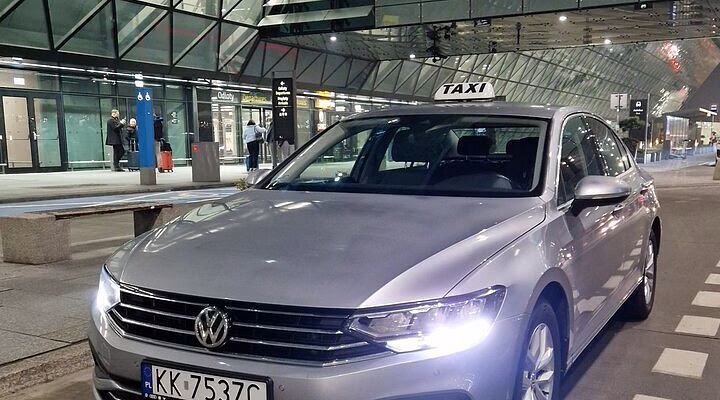 How long is the airport transfer from Krakow?