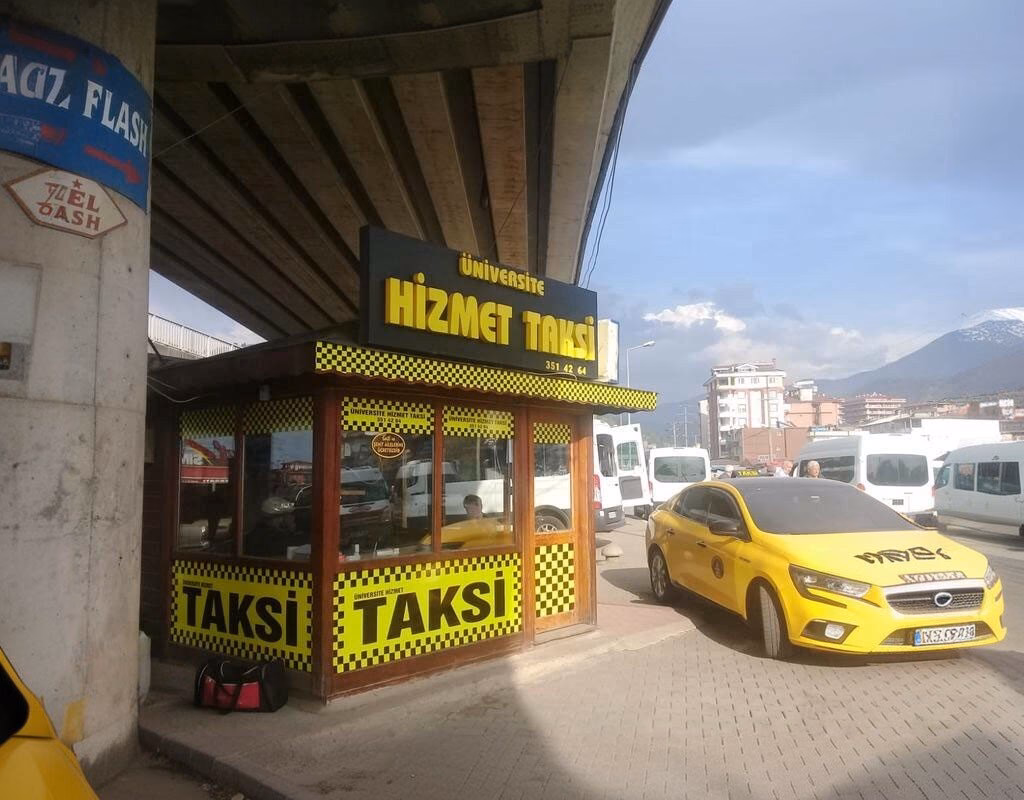 Why should you choose Hoppa airport transfers?