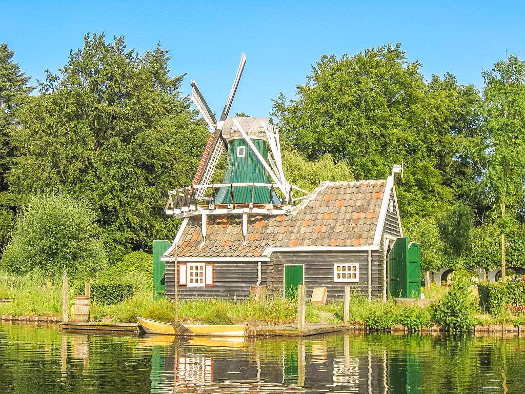 How to get from Waalwijk to Kaatsheuvel?