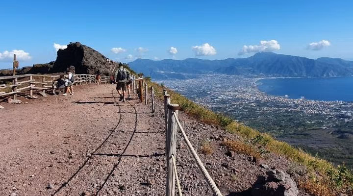 How to get from Naples to Vesuvius?