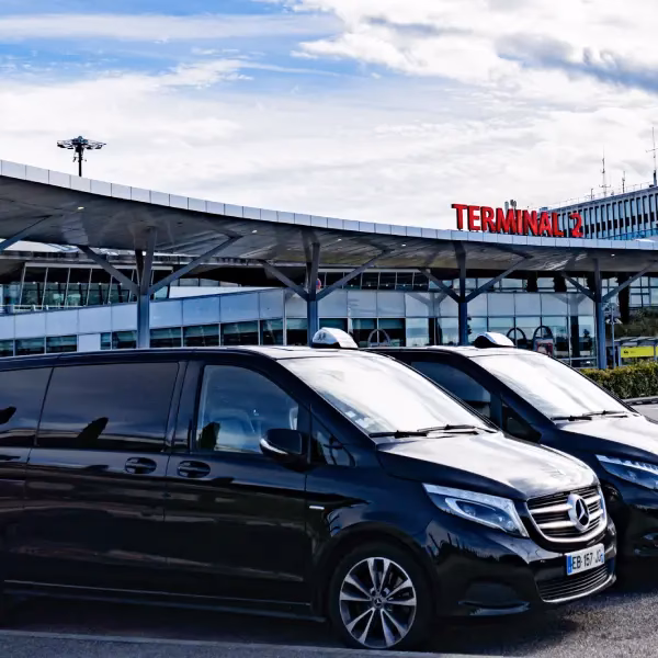 How much is a taxi from Lyon Airport to city centre?