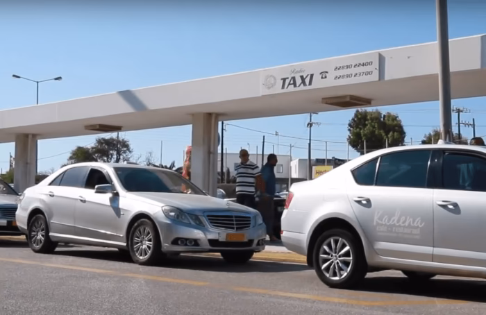 How to get around Mykonos?