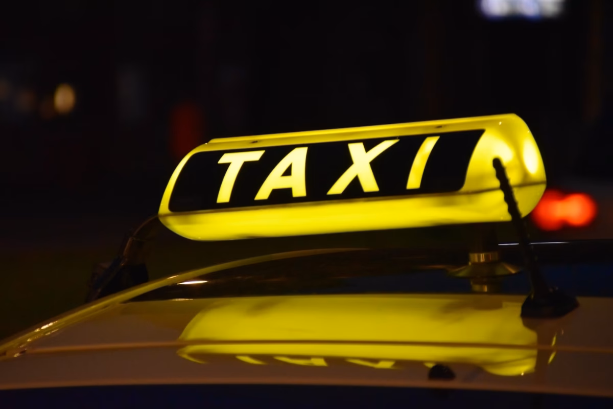 How do I get from Derby to Ashbourne?