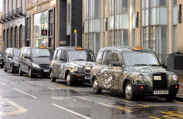 How much does a taxi cost in Edinburgh?