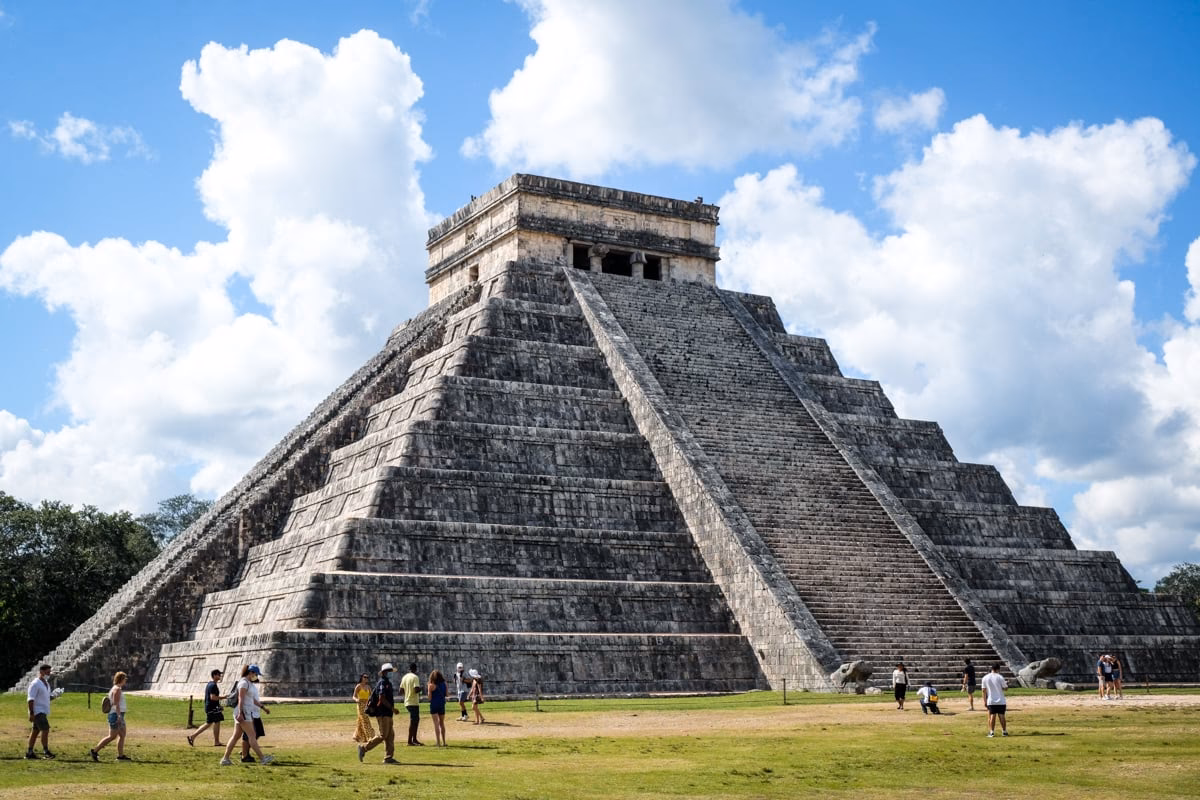 Is there a bus from Cancun to Chichén Itzá?