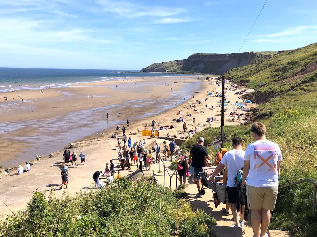 Is there a bus from Haven Holiday Park to Scarborough?