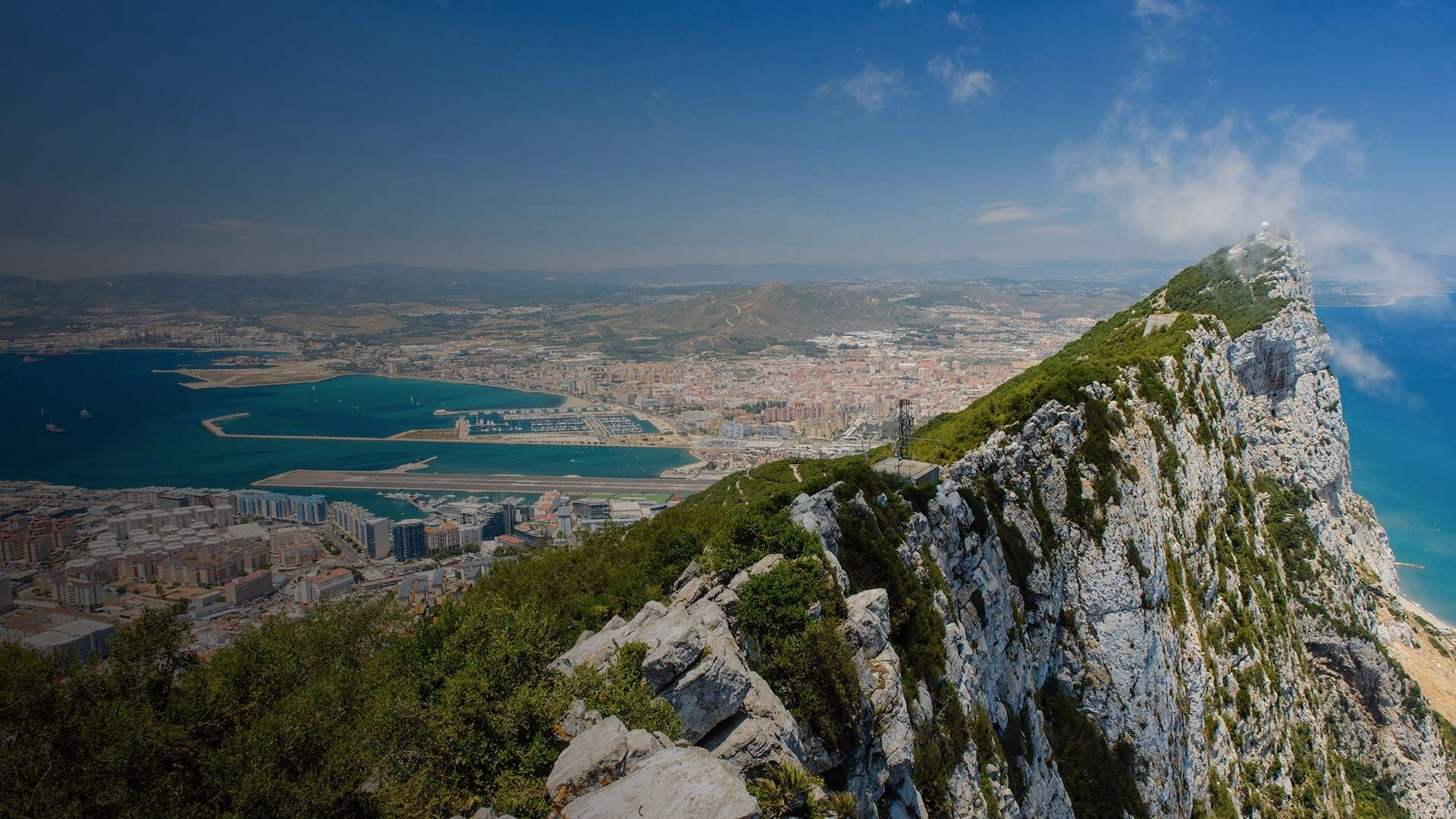 How to get from Gibraltar Airport to Chiclana de la Frontera?