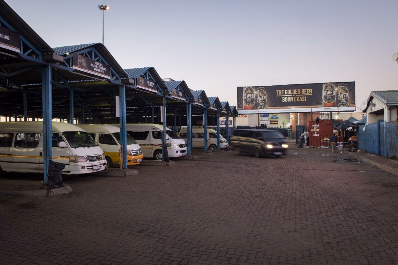 How much does a taxi from Johannesburg to Mpumalanga cost?