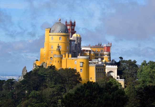 How to get from Lisbon Airport to Sintra?