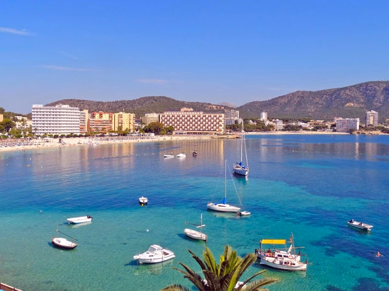 How to get from Palma Nova to Magaluf?