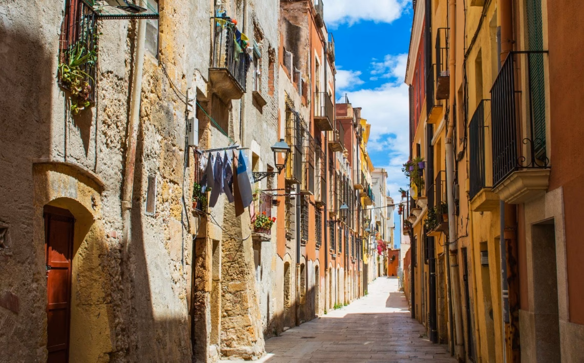 How to get from Reus Airport to camping Sanguli?