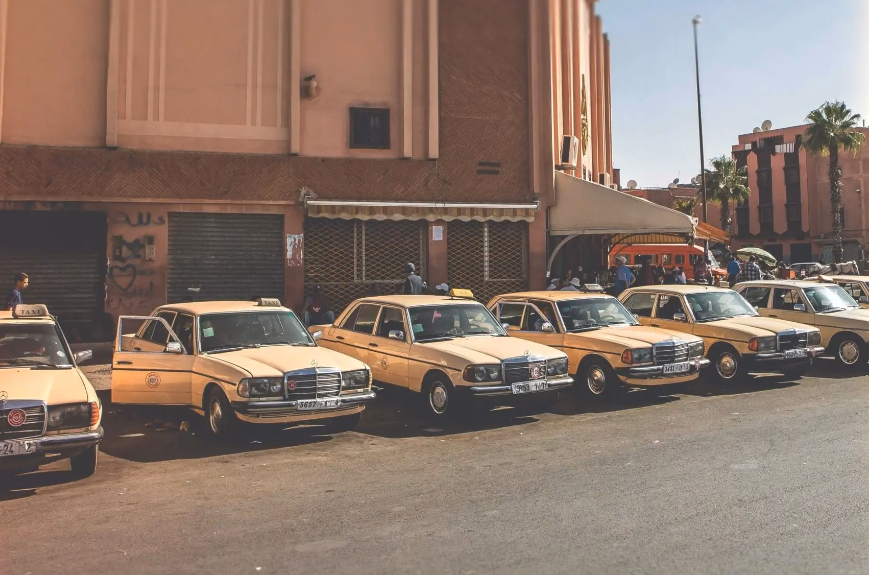 How does the taxi fare calculator work in Marrakesh?