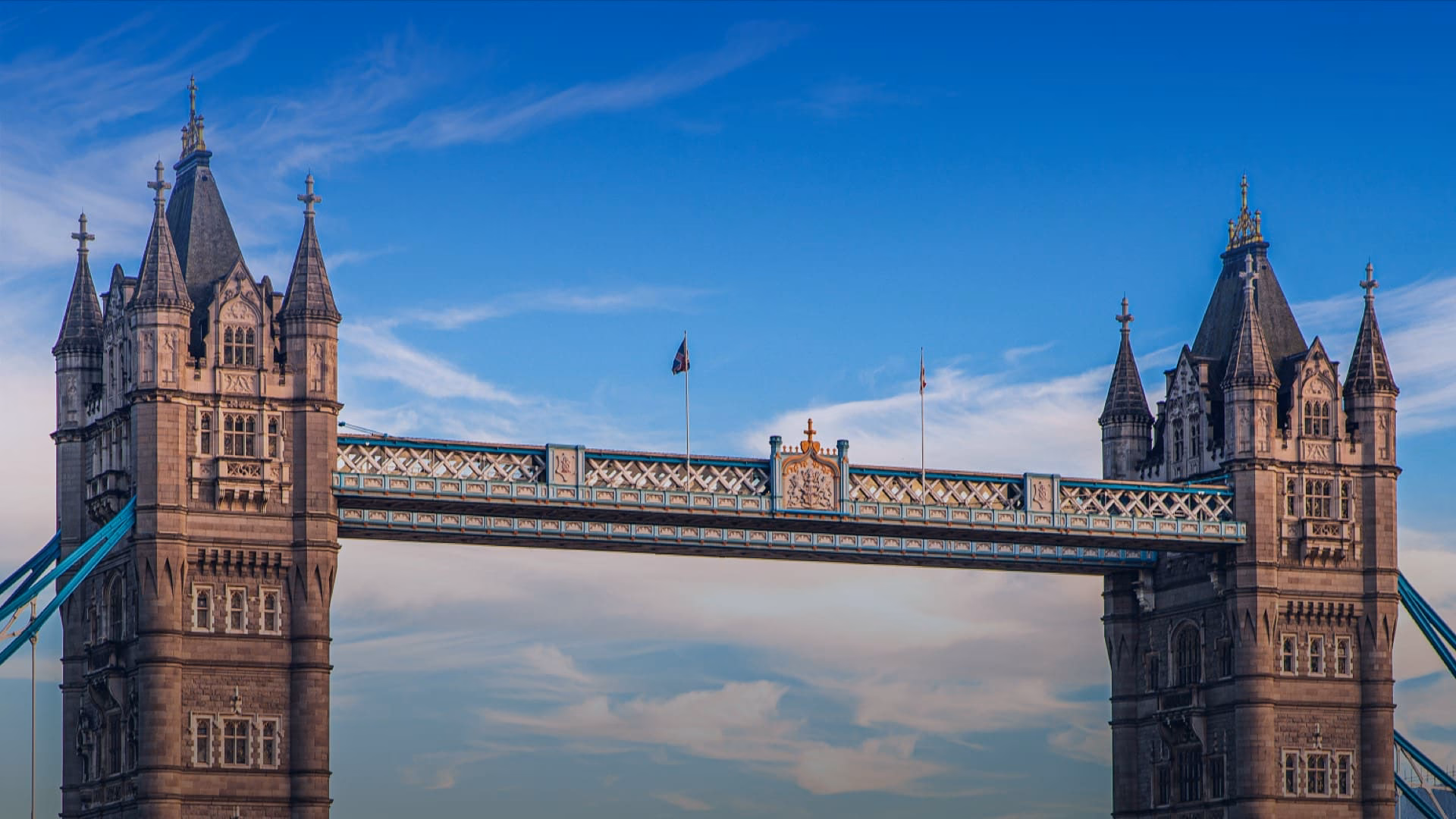 How far is St Erth from Redruth by train?