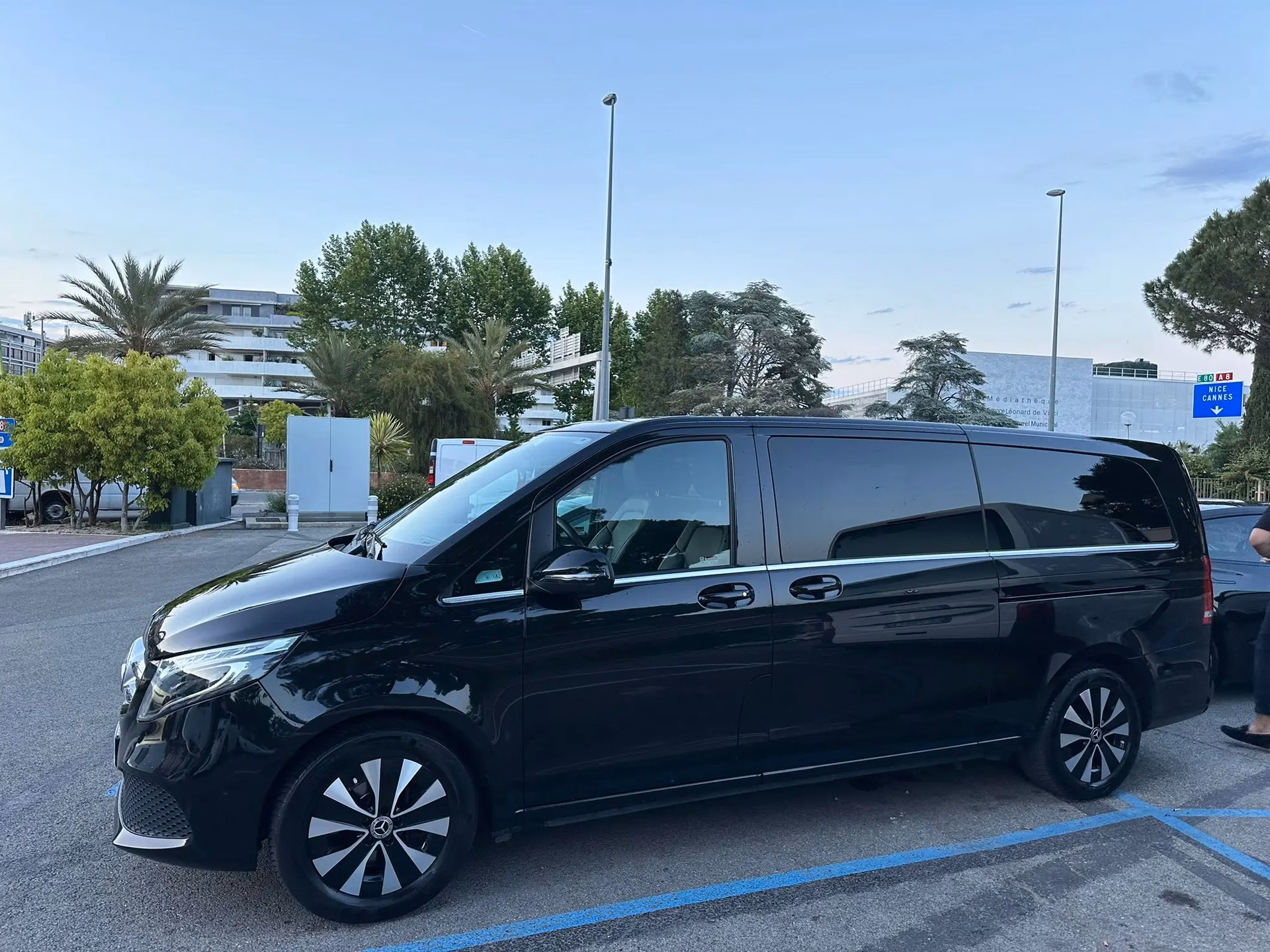 How does a taxi fare calculator work in Toulouse?