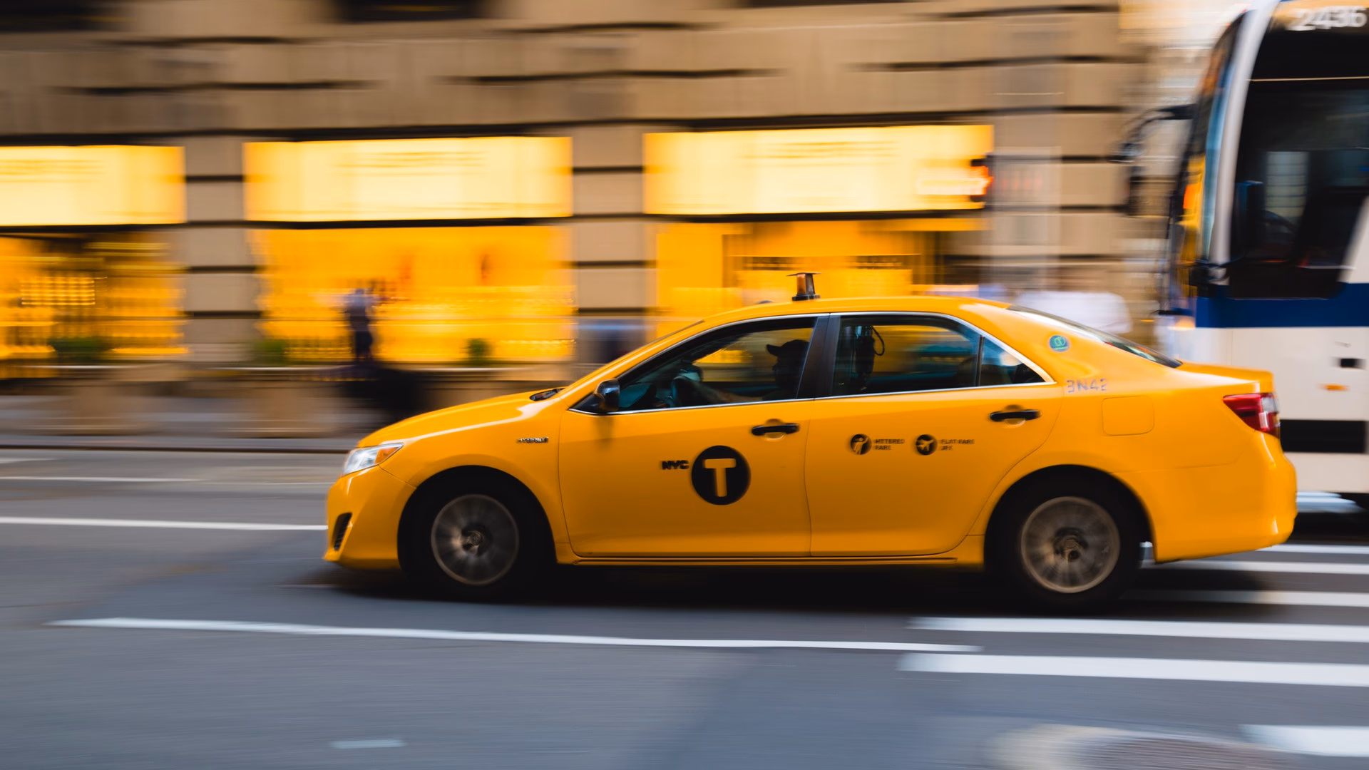 How much do you tip a taxi in Jakarta?