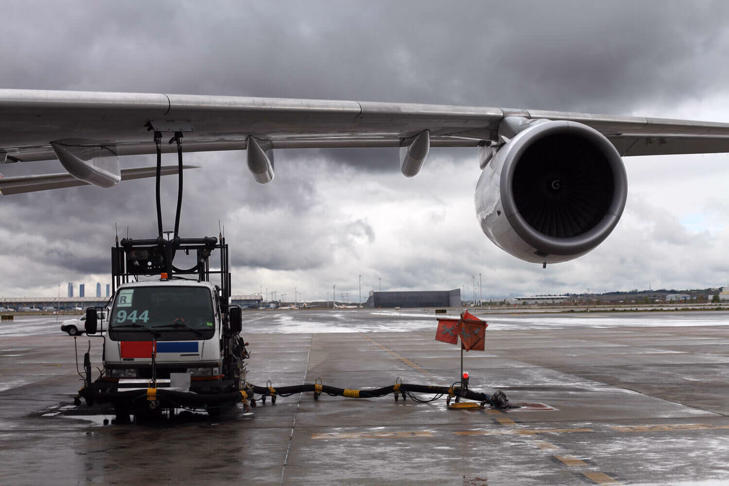 Does taxi-in reduce fuel use and pollution?