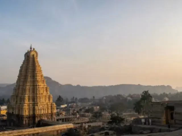How to get from Hubli to Hampi in Karnataka?
