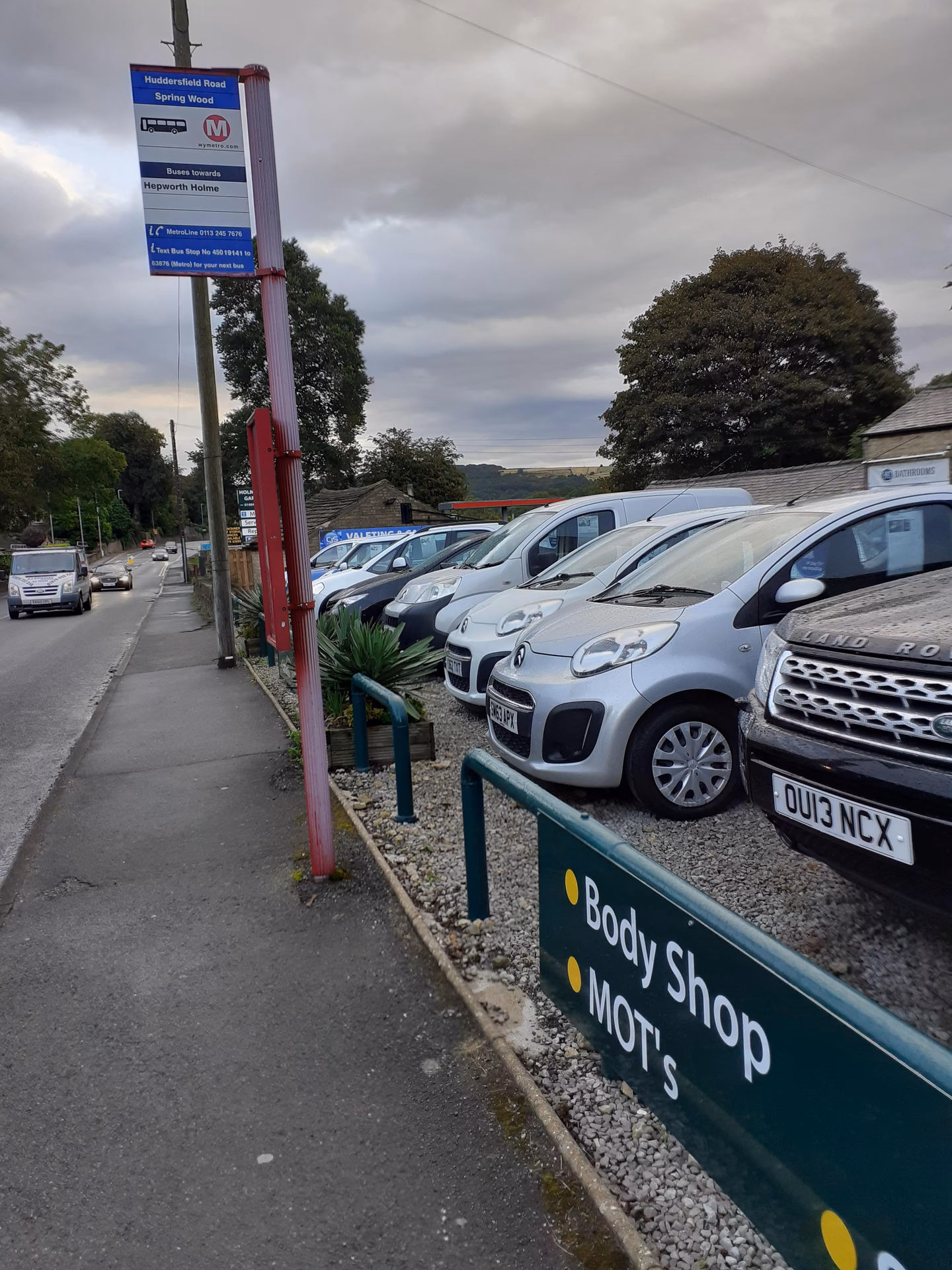 Is there a bus from Huddersfield station to Holmfirth Lidl?