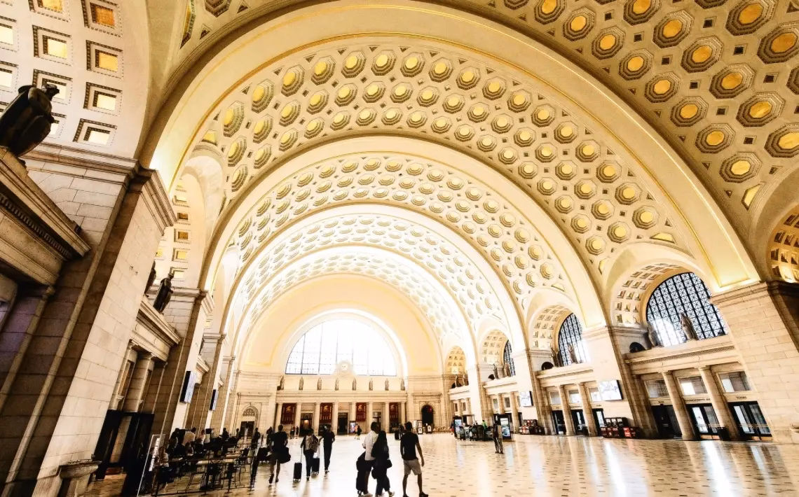 How much does it cost to get to Washington Dulles Airport?