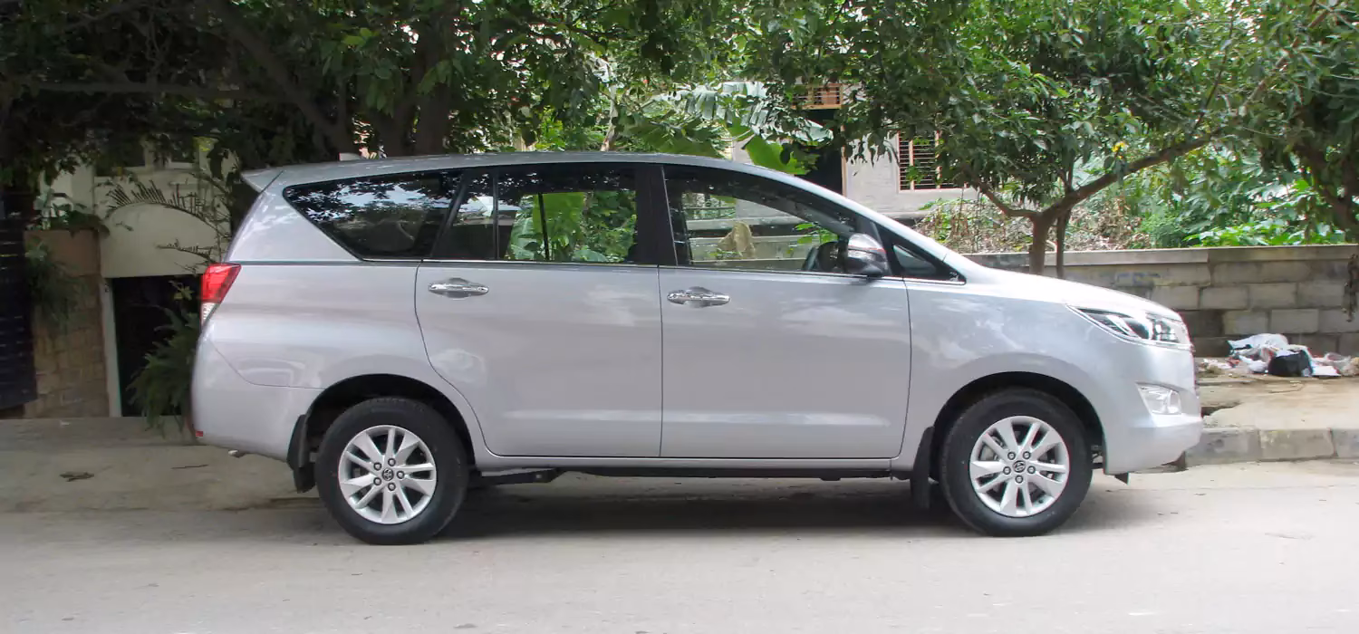 How to book Toyota Innova taxi in Pune?