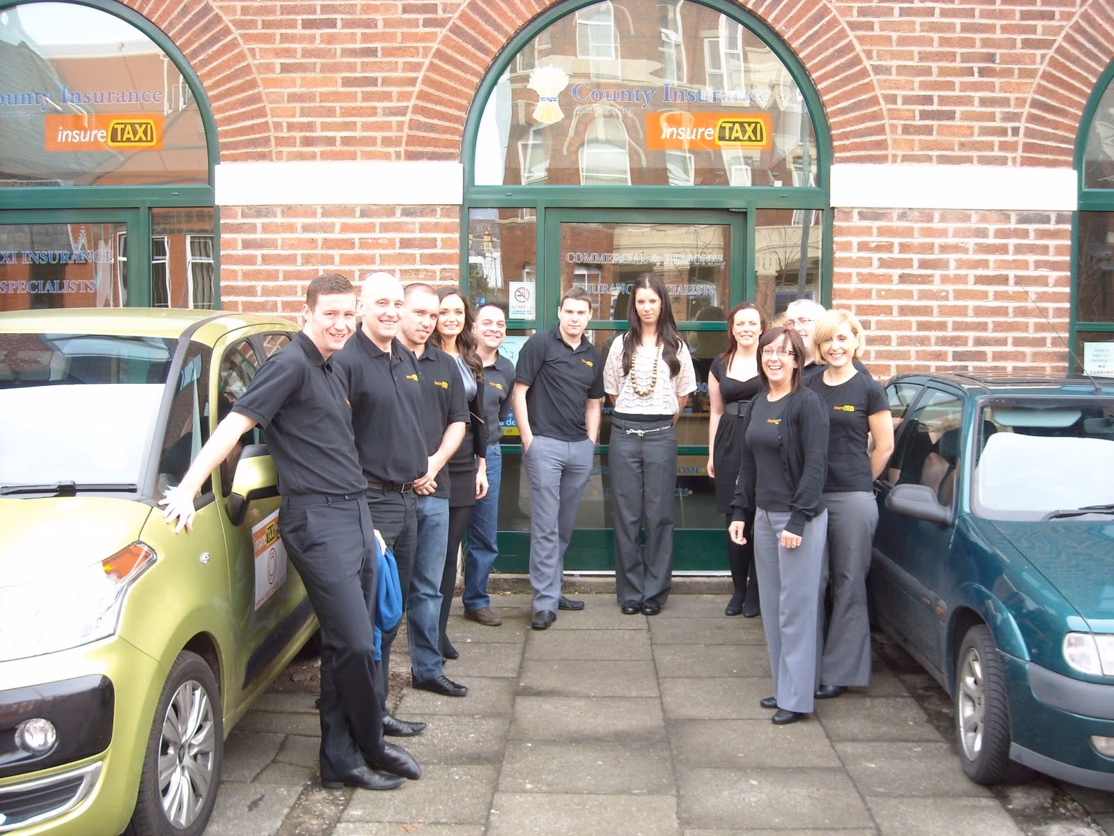 Why should you choose a taxi insurance broker?