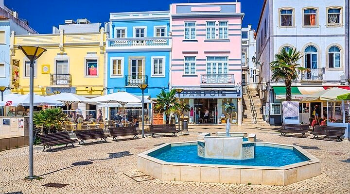 Are Uber taxis available in the Algarve?