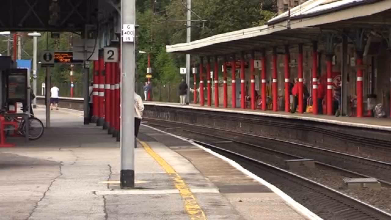 How far is Enterprise from Kendal & Oxenholme?