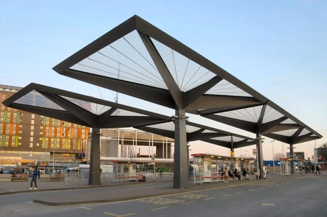 Is there a train from Tottenham Hale to Tottenham Hotspur Stadium?