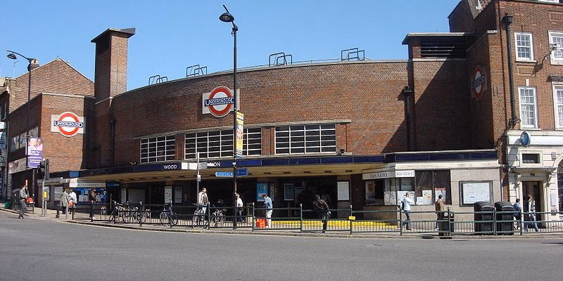 Who is Wood Green minicabs?