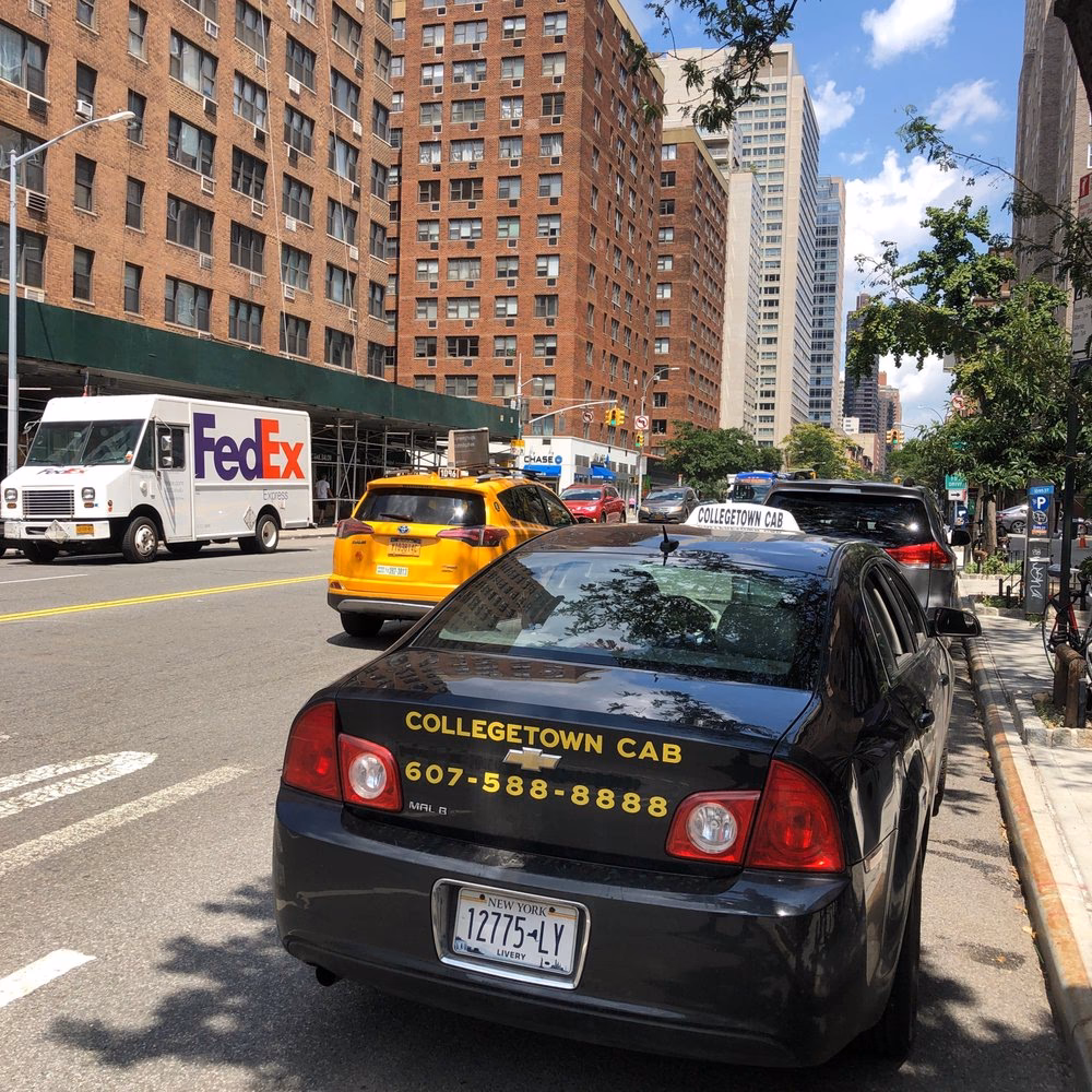 Where can I get a taxi in Syracuse?