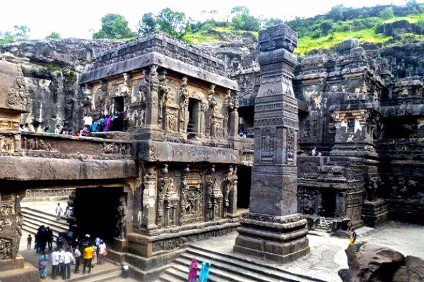 Where to go for Ajanta Caves in Jalgaon & Aurangabad?