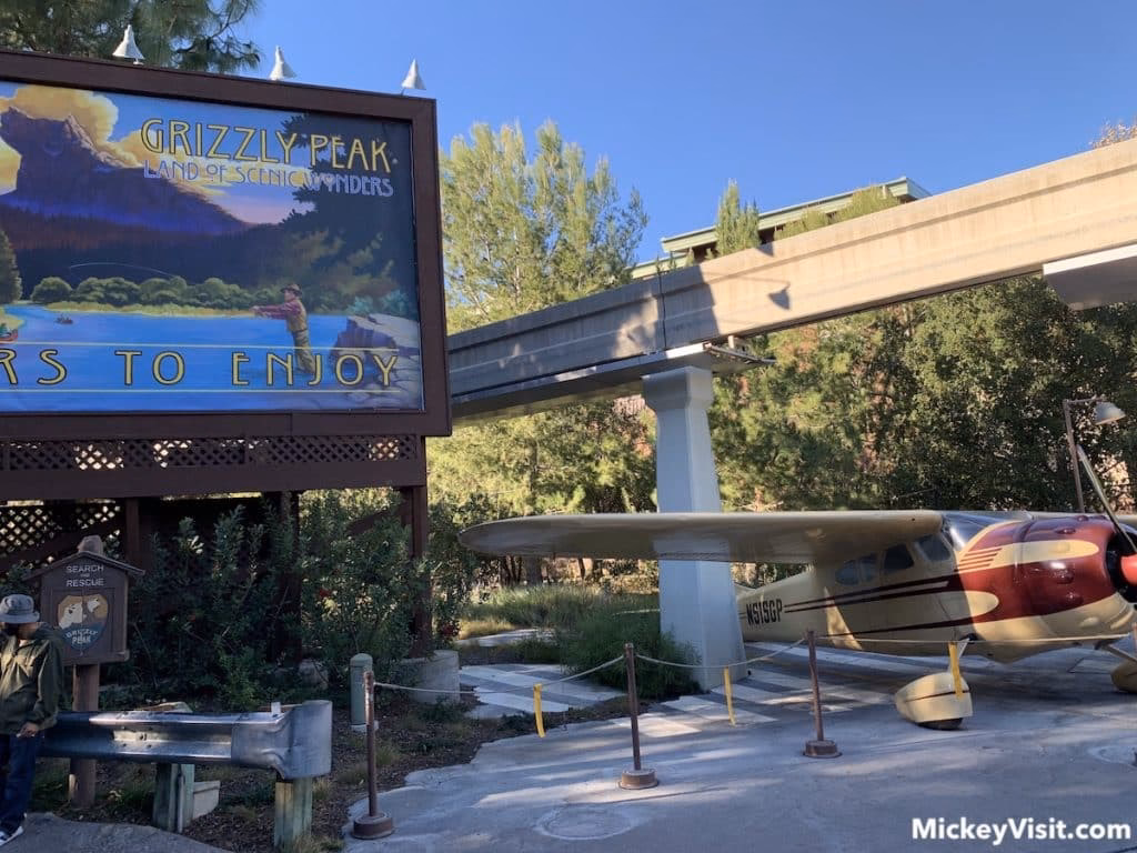 Which airport is closest to Disneyland?