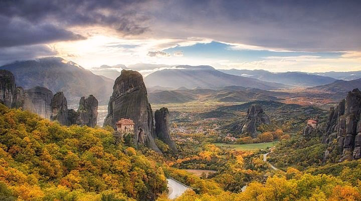 Why should I pre-book my Kalambaka transfer?