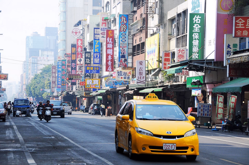 How to get from Taipei to Kaohsiung?