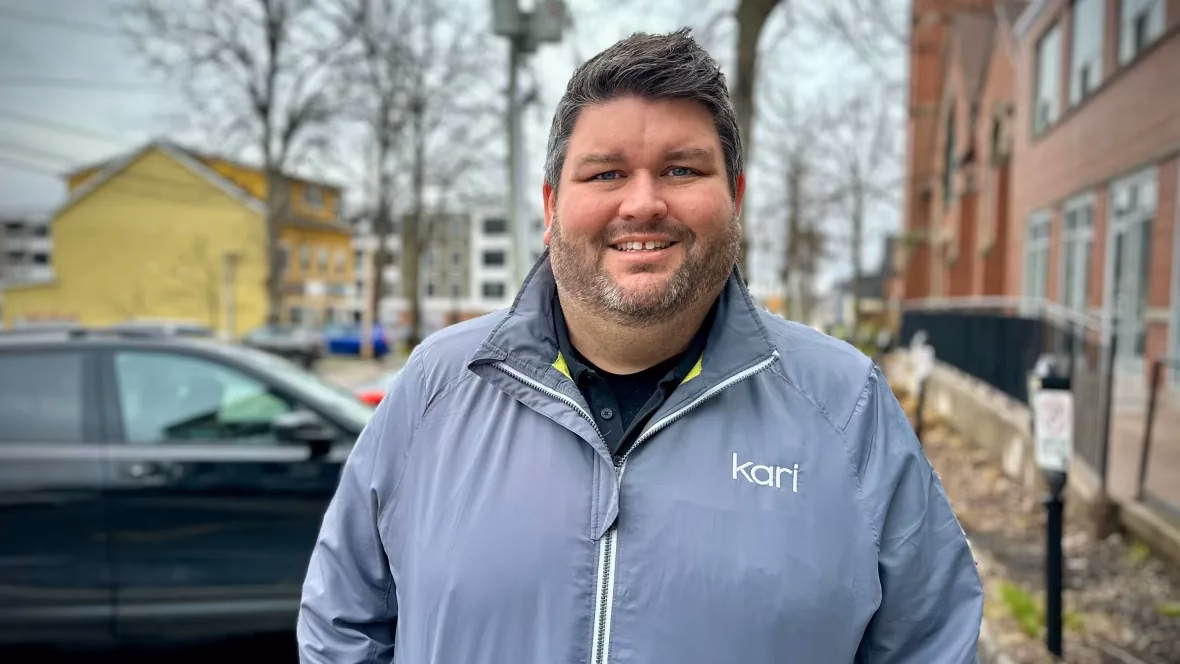 How do I get a ride on Kari?