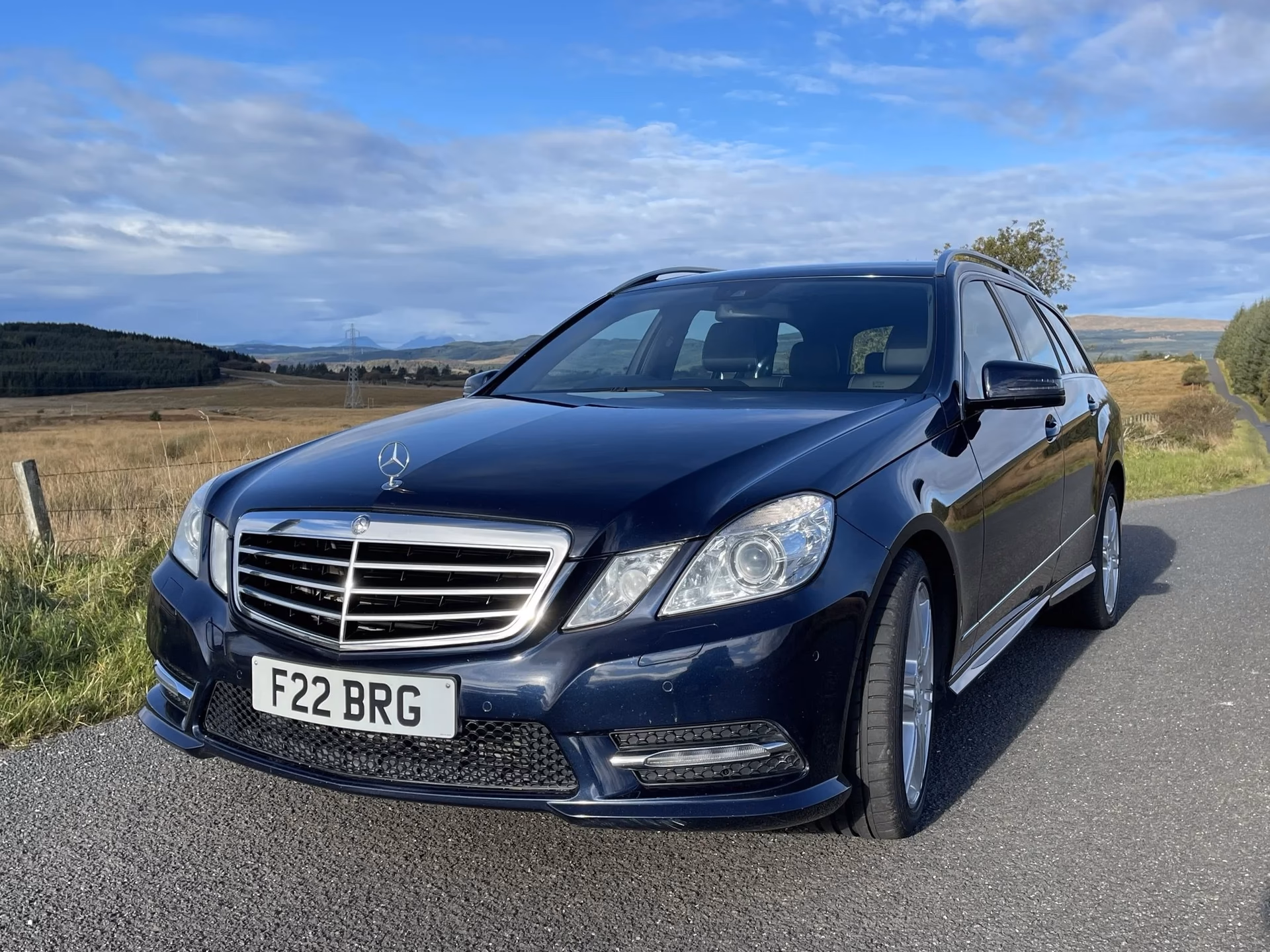 Is there car parking at Kennacraig Port?