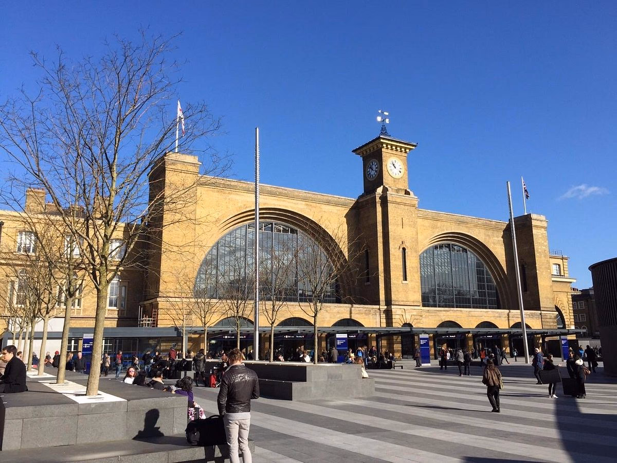 How long is a layover from London Zoo to Kings Cross?