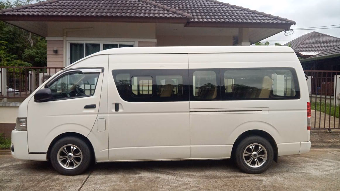 Is there a bus from Krabi Airport?