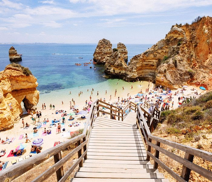 How far is Albufeira from Lagos?