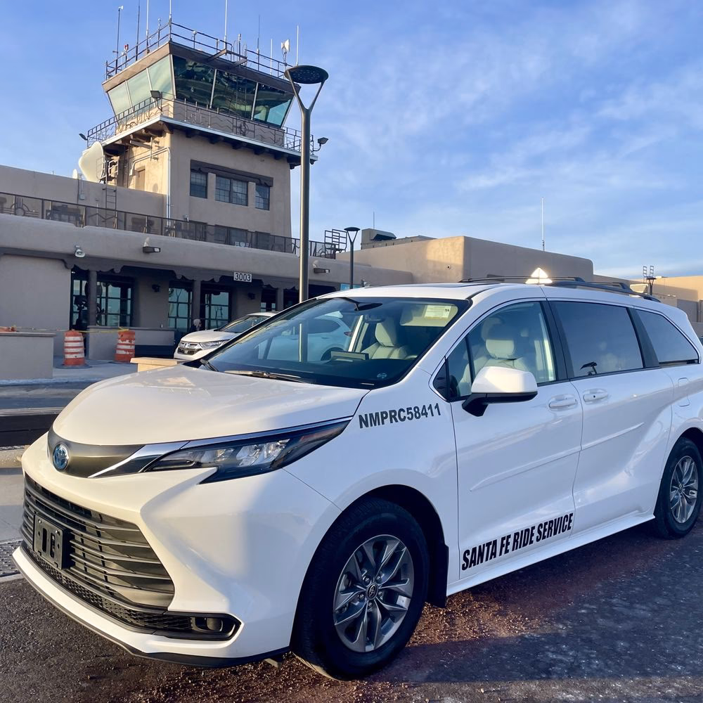 Did Lammy and wife Sue Mimum for 'fraudulently removing luggage and cash'?